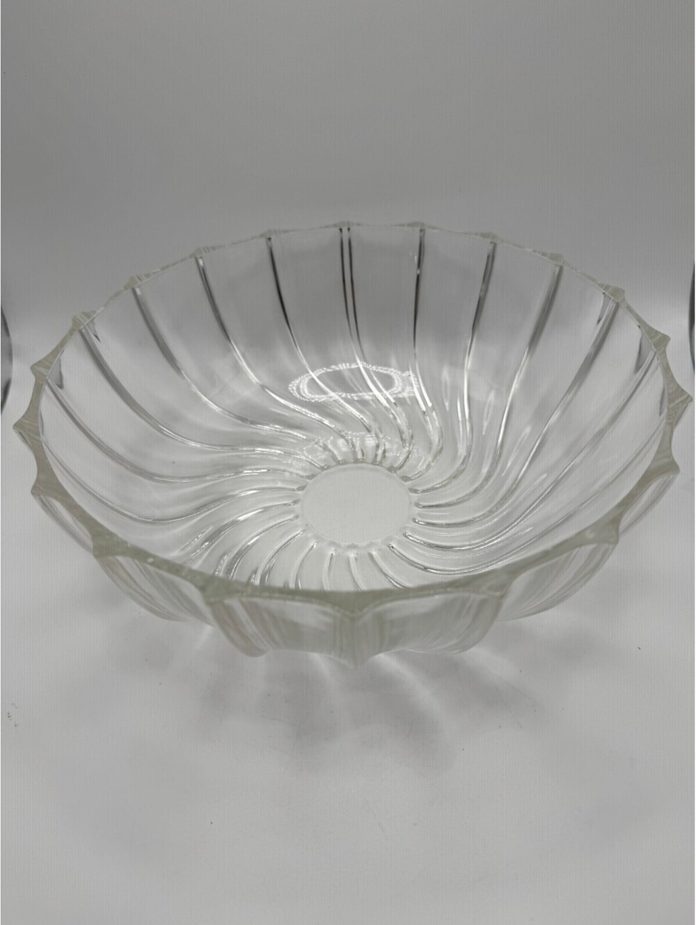 Vintage Federal Style Swirl Optic Glass Serving Bowl Scalloped Rim 9.5"